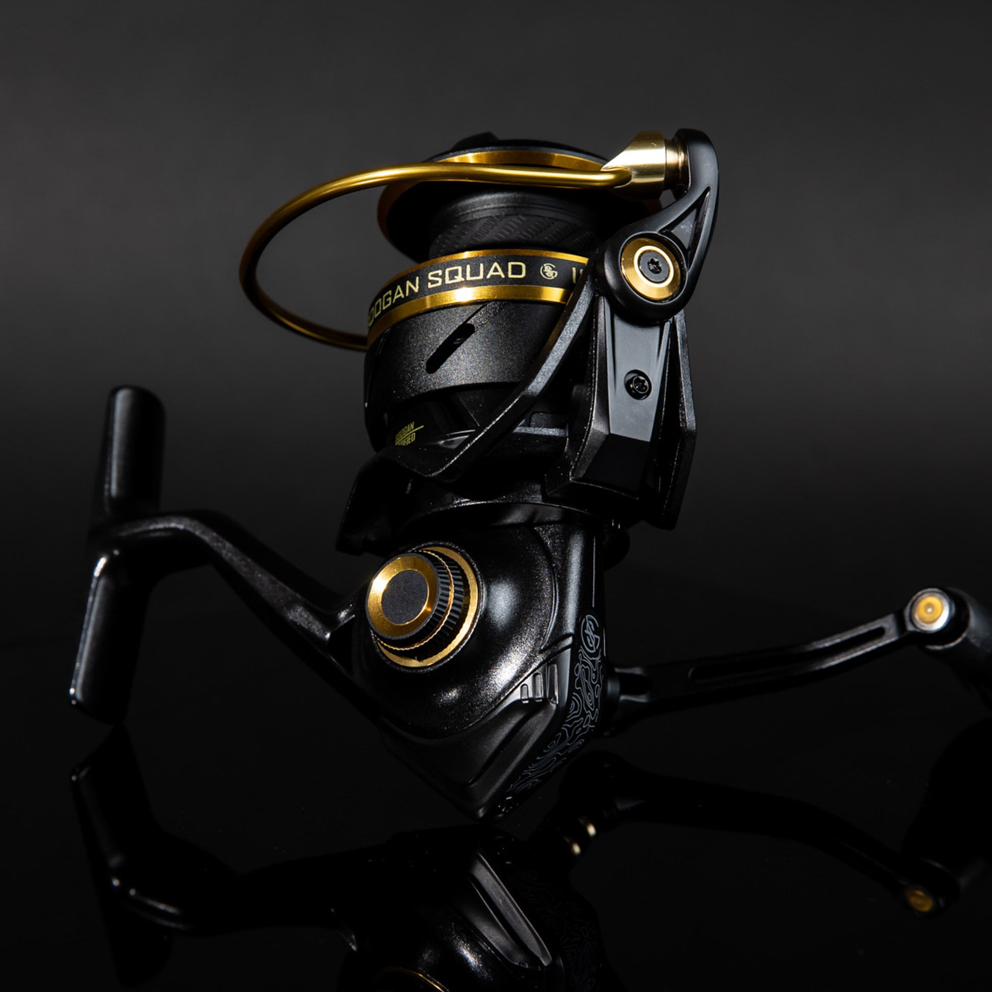 cheap gold fishing reels NO 4XG these reels feature an interchangeable handle design Shimano FX 4000 FC Spinning